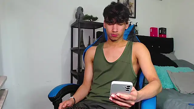 Gael Jones online show from 11-13-25, 04:05