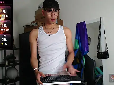 Gael Jones online show from 09-19-25, 05:11