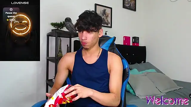 Gael Jones online show from 11-05-25, 03:53