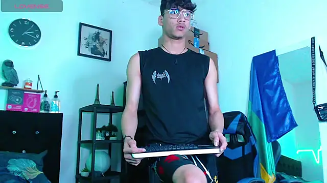 Gael Jones online show from 10-03-25, 03:41