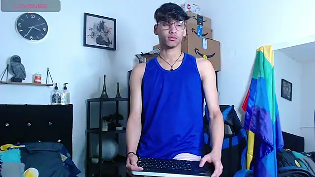 Gael Jones online show from 09-28-25, 02:24