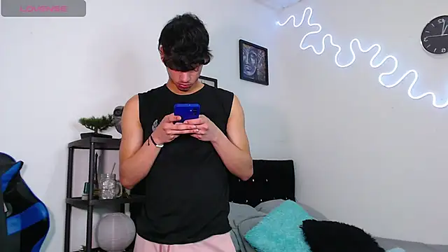 Gael Jones online show from 10-26-25, 04:57