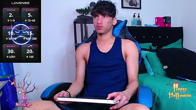 Gael Jones online show from 10-30-25, 04:33