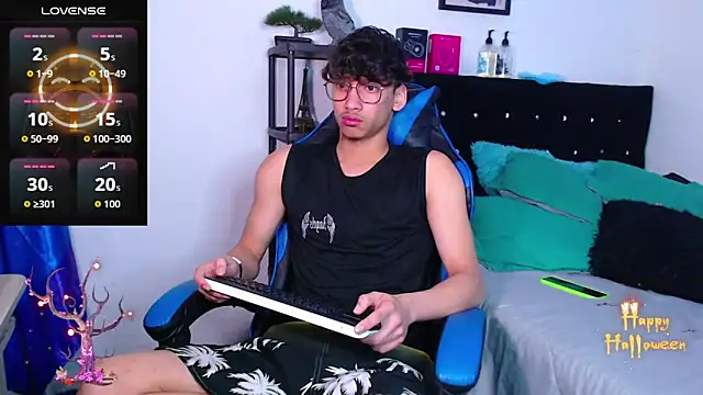 Gael Jones online show from 10-14-25, 08:15