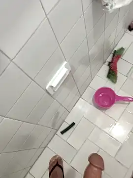 Snapshot of bilalbilal1 chatting on 11-17-25, 01:20 bilalbilal1 online show from 11-17-25, 01:20