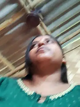 Snapshot of Hot-Show2 chatting on 10-13-25, 09:44 Hot-Show2 online show from 10-13-25, 09:44