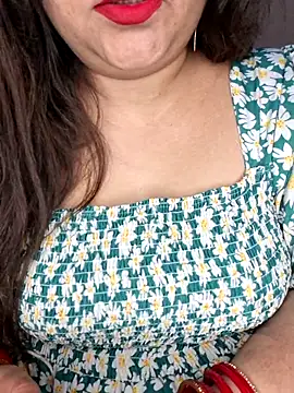 Snapshot of indian-hotmilfs chatting on 04-21-26, 07:42 indian-hotmilfs online show from 04-21-26, 07:42