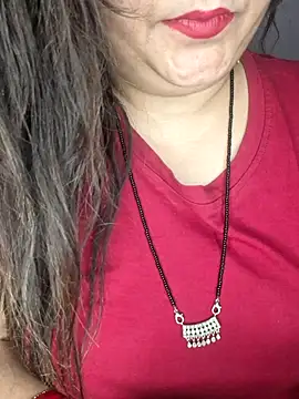 Snapshot of indian-hotmilfs chatting on 02-14-26, 02:17 indian-hotmilfs online show from 02-14-26, 02:17