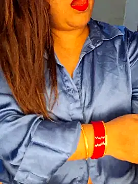 Snapshot of indian-hotmilfs chatting on 05-28-26, 10:26 indian-hotmilfs online show from 05-28-26, 10:26