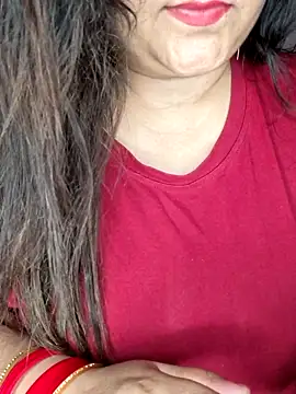 Snapshot of indian-hotmilfs chatting on 04-22-26, 11:17 indian-hotmilfs online show from 04-22-26, 11:17
