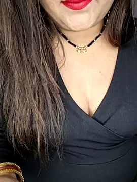 indian-hotmilfs online show from 11-07-25, 06:45