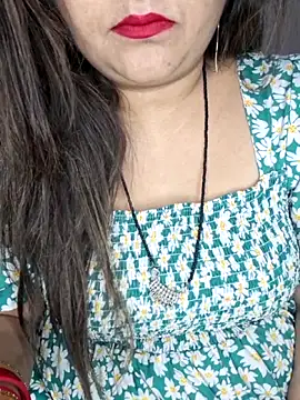 Snapshot of indian-hotmilfs chatting on 02-06-26, 06:37 indian-hotmilfs online show from 02-06-26, 06:37