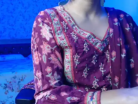 snow white123 online show from 11-21-25, 08:52