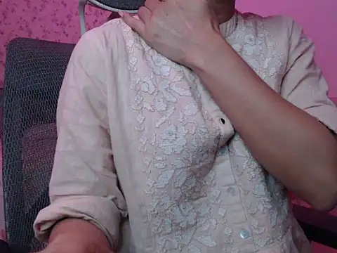 snow white123 online show from 10-16-25, 08:17