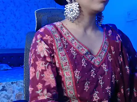 snow white123 online show from 12-17-25, 09:09