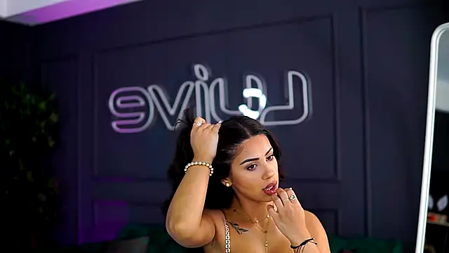 SiennaRuh online show from 11-03-25, 11:03