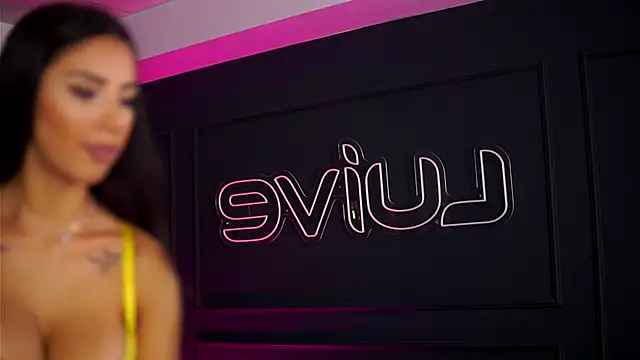 SiennaRuh online show from 10-05-25, 11:01