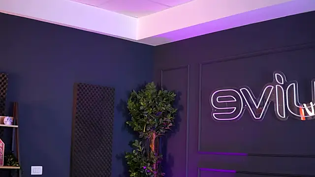 SiennaRuh online show from 12-04-25, 11:20