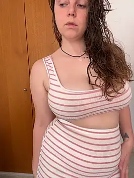 TenderLaGlamor online show from 05-20-26, 11:18