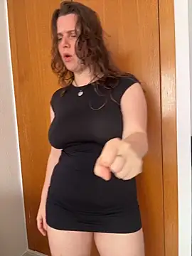 TenderLaGlamor online show from 04-25-26, 10:40
