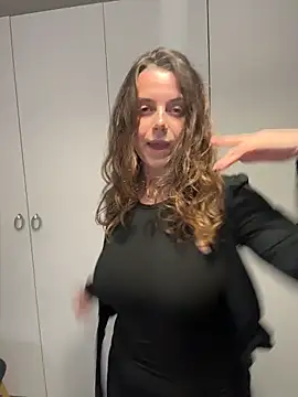 TenderLaGlamor online show from 11-09-25, 04:55