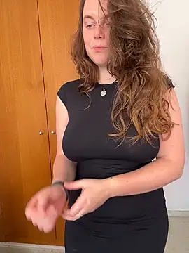 TenderLaGlamor online show from 06-01-26, 11:21