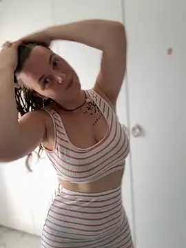 TenderLaGlamor online show from 09-10-25, 11:09