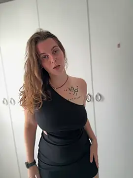 TenderLaGlamor online show from 09-18-25, 11:24