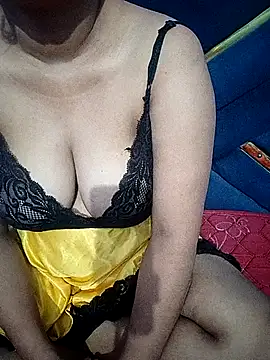 Snapshot of Lusty-radhika chatting on 09-09-25, 11:36 Lusty-radhika online show from 09-09-25, 11:36