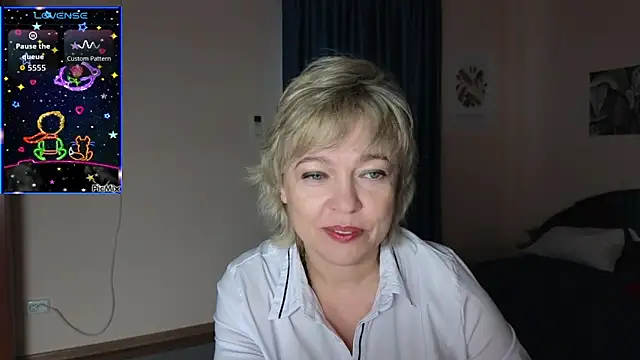 Snapshot of Rosette_Pricky chatting on 10-18-25, 01:02 Rosette Pricky online show from 10-18-25, 01:02