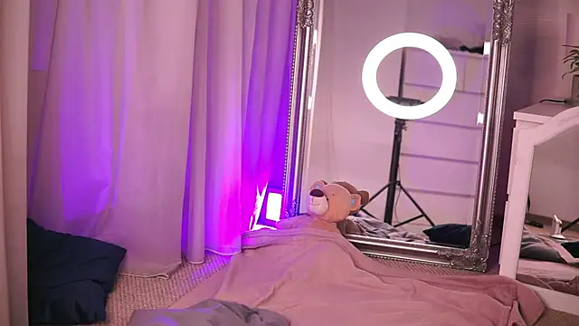 ChloeObril online show from 10-24-25, 03:16