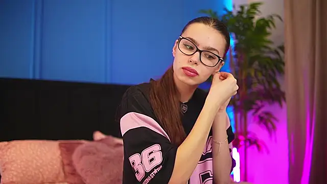 alexxisrae online show from 11-25-25, 04:13