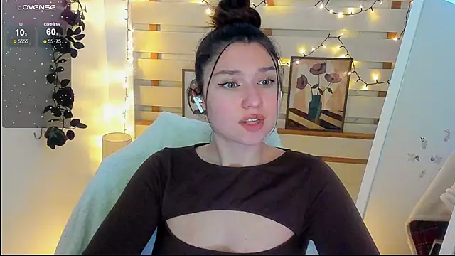 Snapshot of Sandra_Curly chatting on 02-11-26, 03:34 Sandra Curly online show from 02-11-26, 03:34