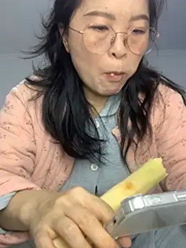 Snapshot of cgooh-611 chatting on 05-01-26, 04:06 cgooh-611 online show from 05-01-26, 04:06