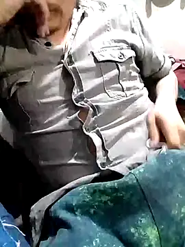 Snapshot of Juancho1R chatting on 12-21-25, 11:45 Juancho1R online show from 12-21-25, 11:45