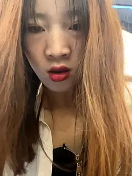 Snapshot of littleqiu chatting on 09-11-25, 12:05 littleqiu online show from 09-11-25, 12:05