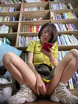 Snapshot of littleqiu chatting on 06-15-26, 11:59 littleqiu online show from 06-15-26, 11:59