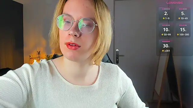 Snapshot of Amanda_Butlerr chatting on 10-19-25, 12:08 Amanda Butlerr online show from 10-19-25, 12:08