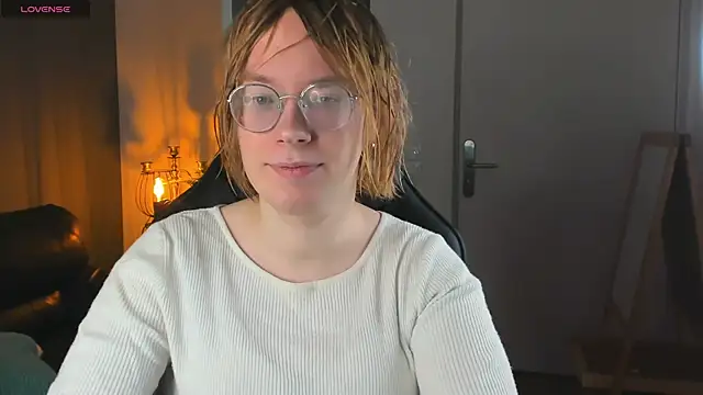 Snapshot of Amanda_Butlerr chatting on 10-04-25, 10:28 Amanda Butlerr online show from 10-04-25, 10:28