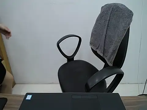  Lady- online show from 11-17-25, 08:29