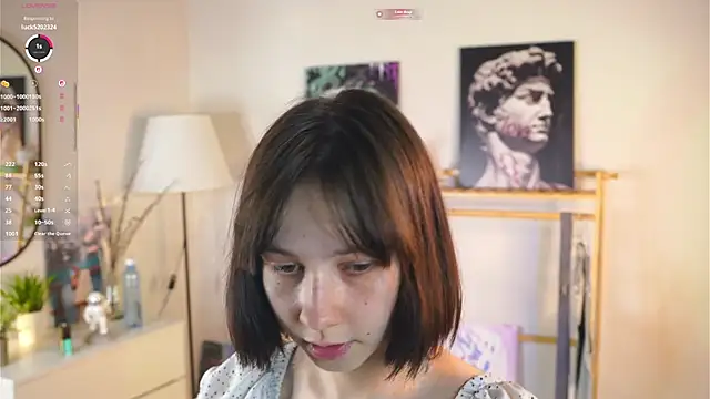 Snapshot of SuzanneHowse chatting on 09-09-25, 07:18 SuzanneHowse online show from 09-09-25, 07:18