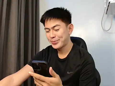 Snapshot of Homry_Asian8 chatting on 10-25-25, 12:17 Homry Asian8 online show from 10-25-25, 12:17