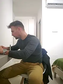 Snapshot of mrlyuis chatting on 12-16-25, 04:55 mrlyuis online show from 12-16-25, 04:55