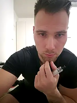 Snapshot of mrlyuis chatting on 11-30-25, 09:37 mrlyuis online show from 11-30-25, 09:37