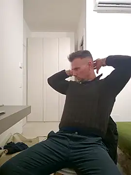 Snapshot of mrlyuis chatting on 12-02-25, 08:10 mrlyuis online show from 12-02-25, 08:10