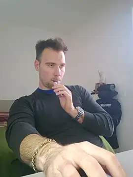 Snapshot of mrlyuis chatting on 12-22-25, 10:26 mrlyuis online show from 12-22-25, 10:26