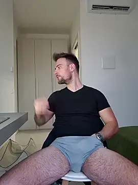 Snapshot of mrlyuis chatting on 12-19-25, 12:18 mrlyuis online show from 12-19-25, 12:18