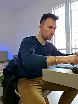 Snapshot of mrlyuis chatting on 01-08-26, 11:49 mrlyuis online show from 01-08-26, 11:49