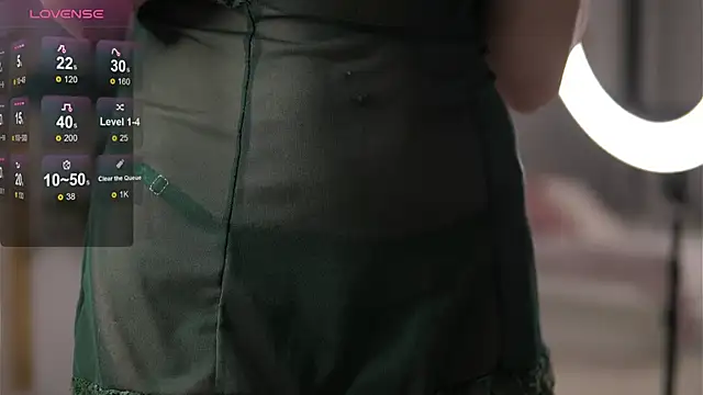 RebeccaRese online show from 03-12-26, 09:02