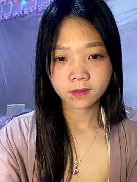 Snapshot of thaoyeuuu chatting on 09-19-25, 02:43 thaoyeuuu online show from 09-19-25, 02:43